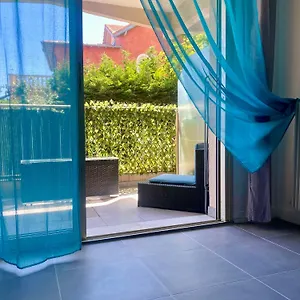 Jardin Fleuris Parking Apartment